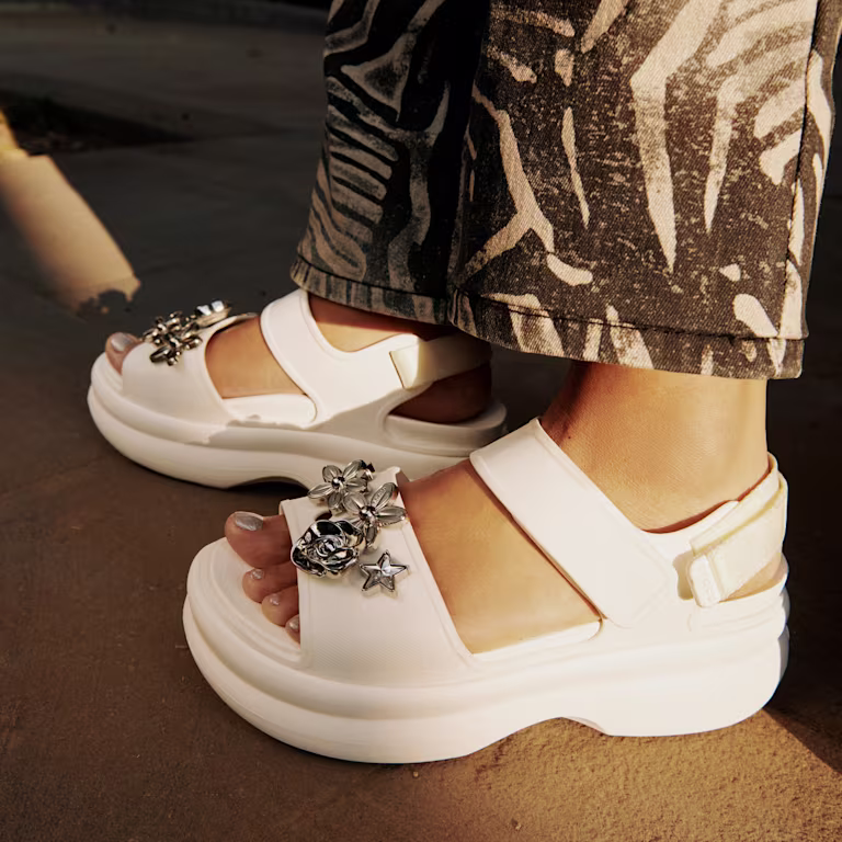 Crocs Soho Y-Strap Sandal